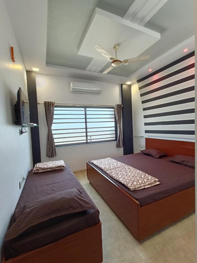 Hotel Jb Star Māndvi Esterno foto