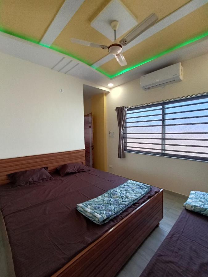 Hotel Jb Star Māndvi Esterno foto
